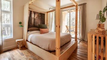 5 soveværelser, skrivebord, strygejern/strygebræt, weekendseng