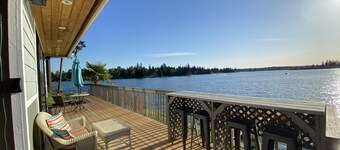 Lakefront Studio Cabin & Tiki Hut. Enjoy Summer Fun and Winter Serenity! 