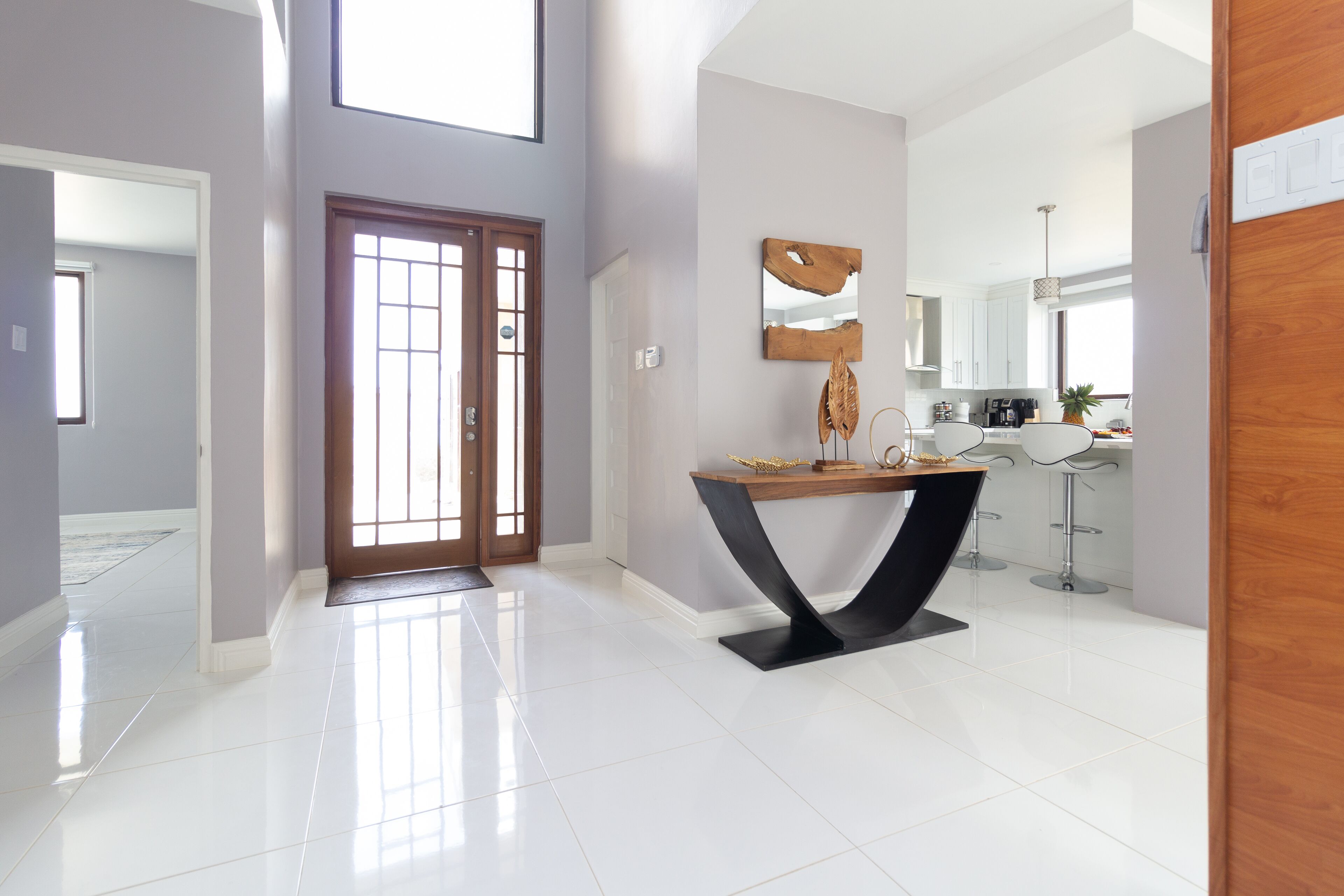 3 habitaciones, escritorio, tabla de planchar con plancha y wifi gratis 