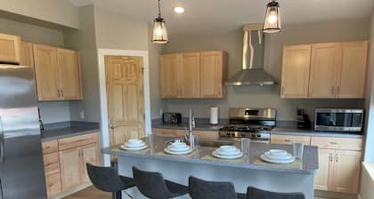 Bear Canyon Cottages - Birch House