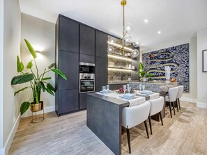 Dining - Stunning Apartment Near Avenue Liberdade (Lisboa)