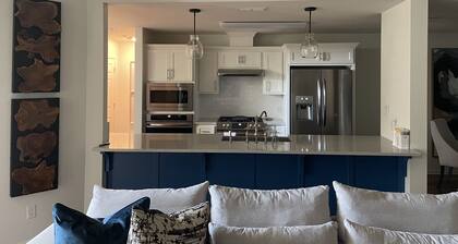 Newly Modern Home- 10 Minutes from Downtown Little Rock and River Market