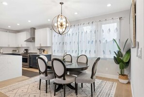 Dining - New House with Chef's Kitchen and Spa-like Suite (Seattle)