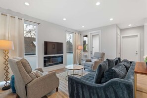 TV, fireplace, offices