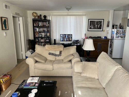 Golden Gate Bridge View and Close to Union St. Restaurants/Bars/Shops