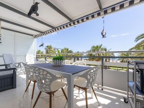 Outdoor dining - Lovely apartment for 4 people with A/C, WIFI, TV and terrace (Salou)
