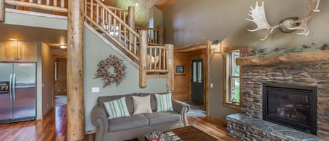 Smart TV, fireplace, DVD player, books