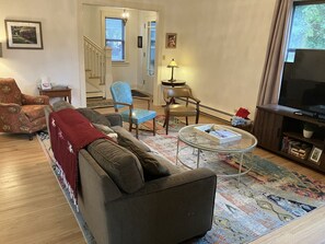 Smart TV, Hulu, books, streaming services