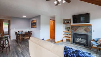 TV, fireplace