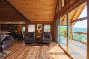 Televisión, chimenea y futbolito 