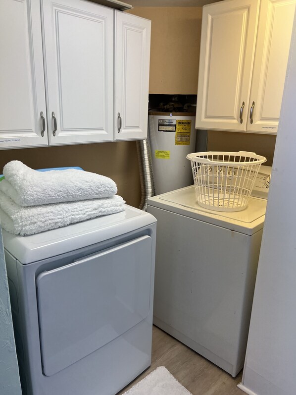Interior - Waterfront Port Orange Cottage w/ Private Dock, River Views & Beach-Town Charm (Port Orange)