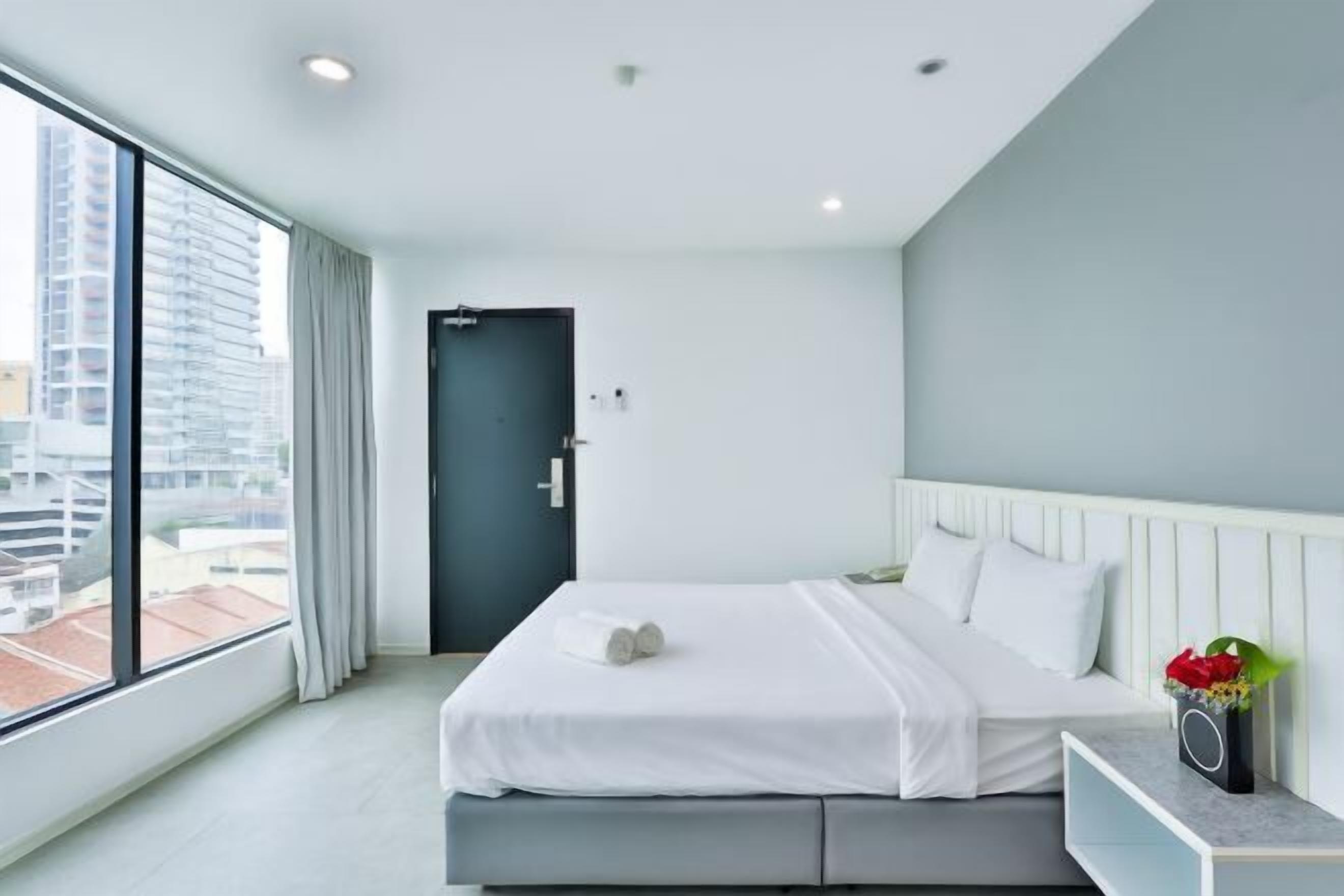 Iron/ironing board, free WiFi, wheelchair access