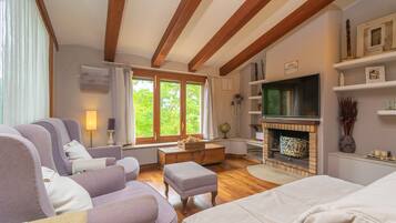 5 dormitorios, tabla de planchar con plancha, wifi gratis y ropa de cama