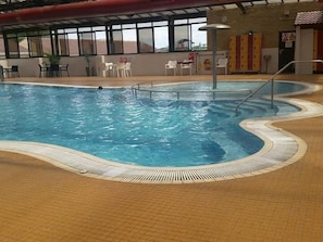 Pool - Caravan Sleeps 4 with Free Parking (Burnham-on-Sea)