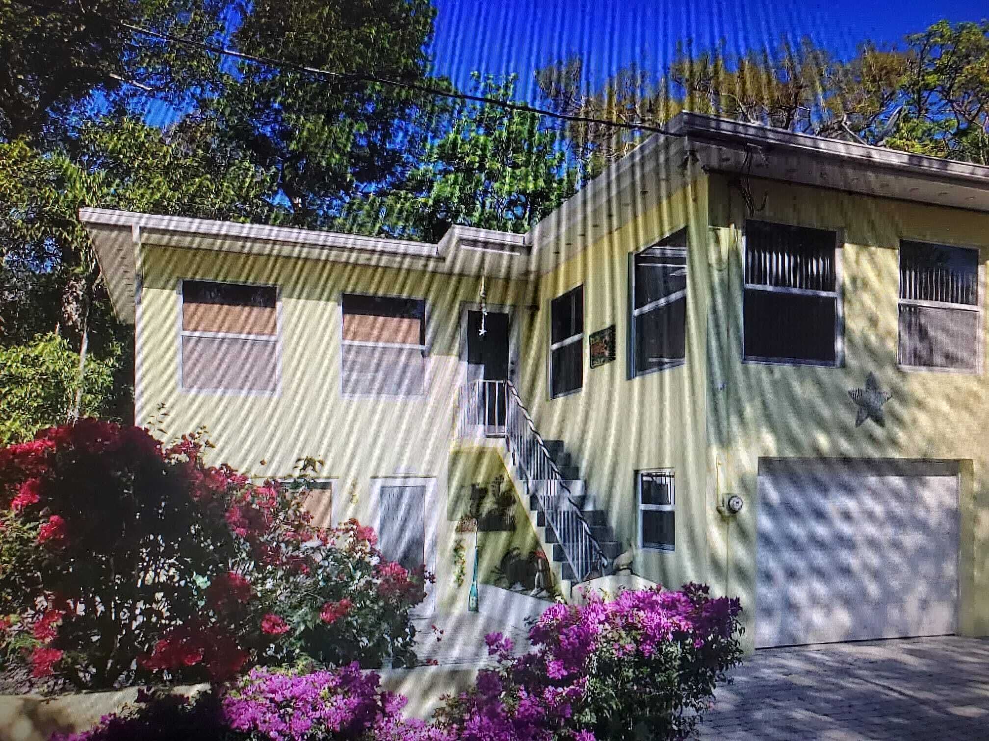Key Largo House Rental - 1-minute walk from a private beach