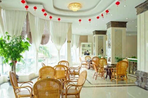 Junmei International Hotel (Jiangbin Cultural Square Branch)