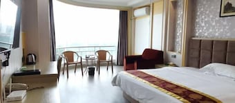 Junmei International Hotel (Jiangbin Cultural Square Branch)