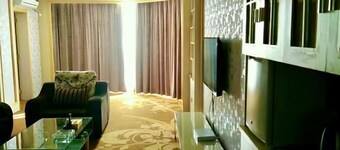 Junmei International Hotel (Jiangbin Cultural Square Branch)