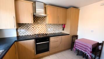 Frigorífic, microones, forn i placa de cuina