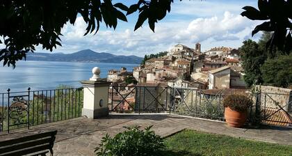 The Villa of Augustus with a prestigious view of Lake Bracciano, 30 km from Rome