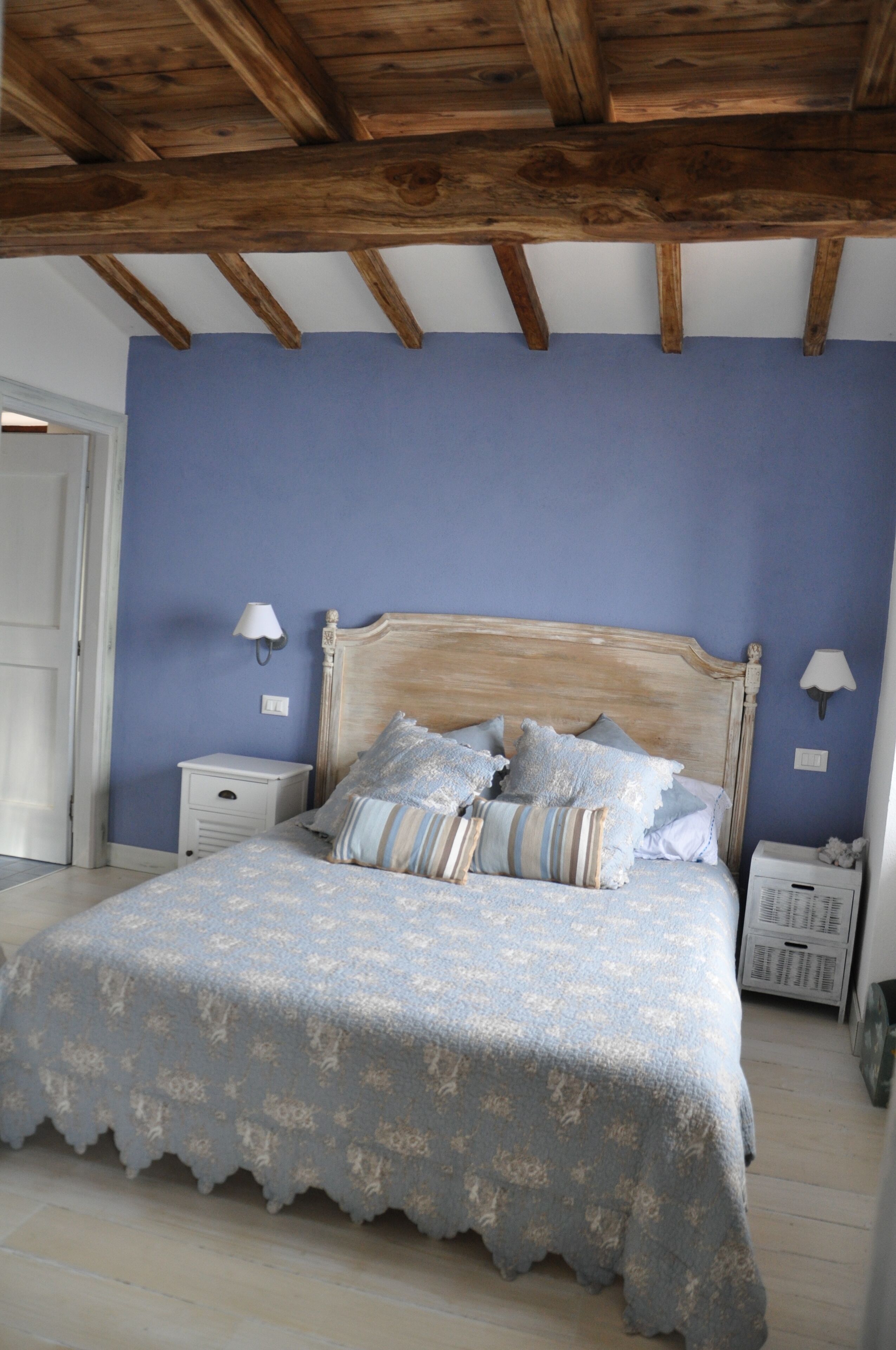 4 sovrum, skrivbord, strykjärn/strykbräda och resesäng