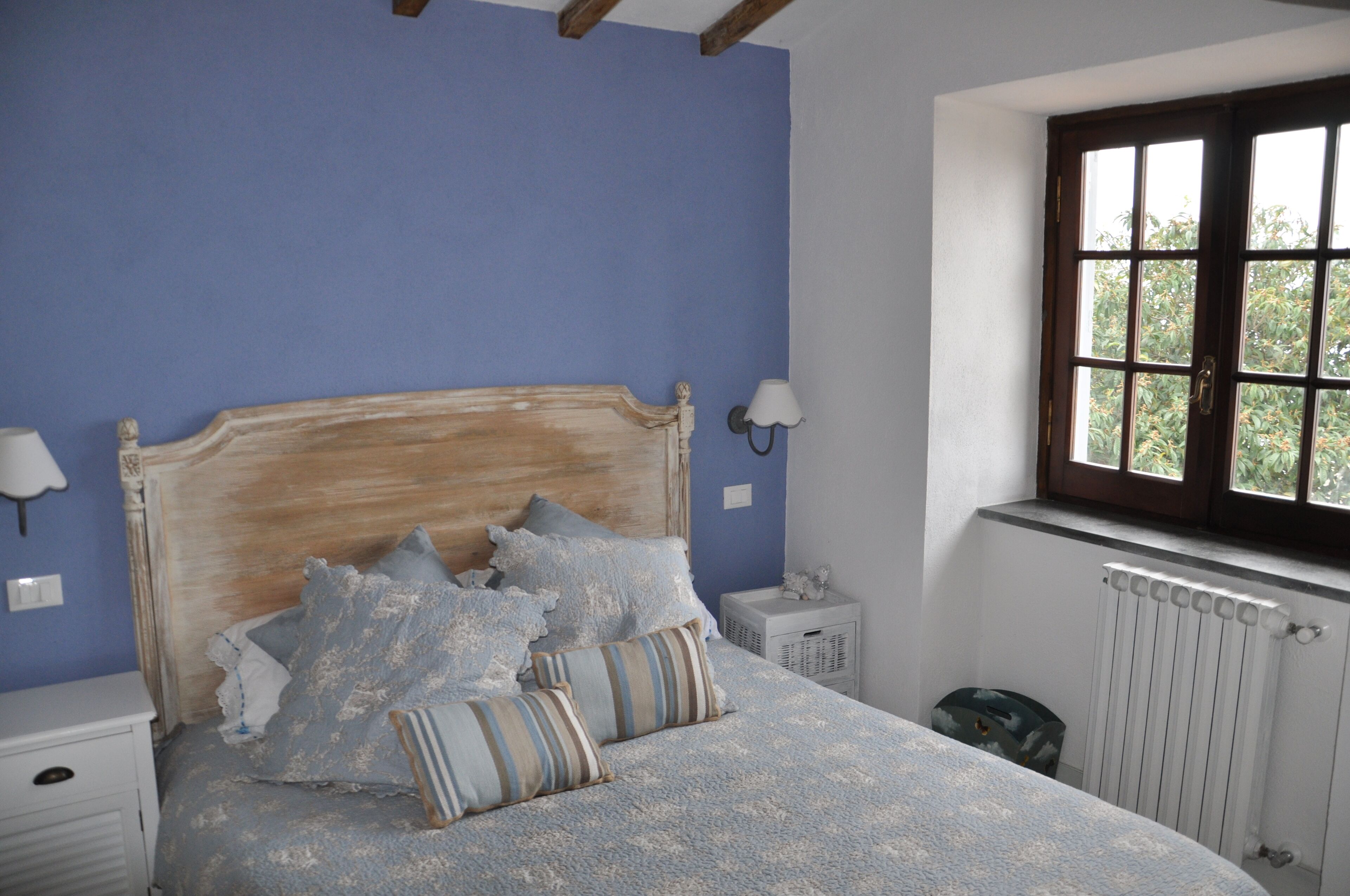 4 bedrooms, desk, iron/ironing board, travel crib