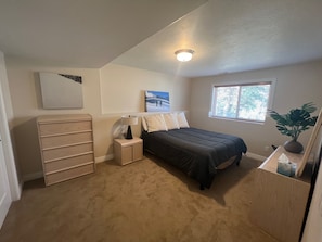 2 bedrooms, iron/ironing board, WiFi, bed sheets