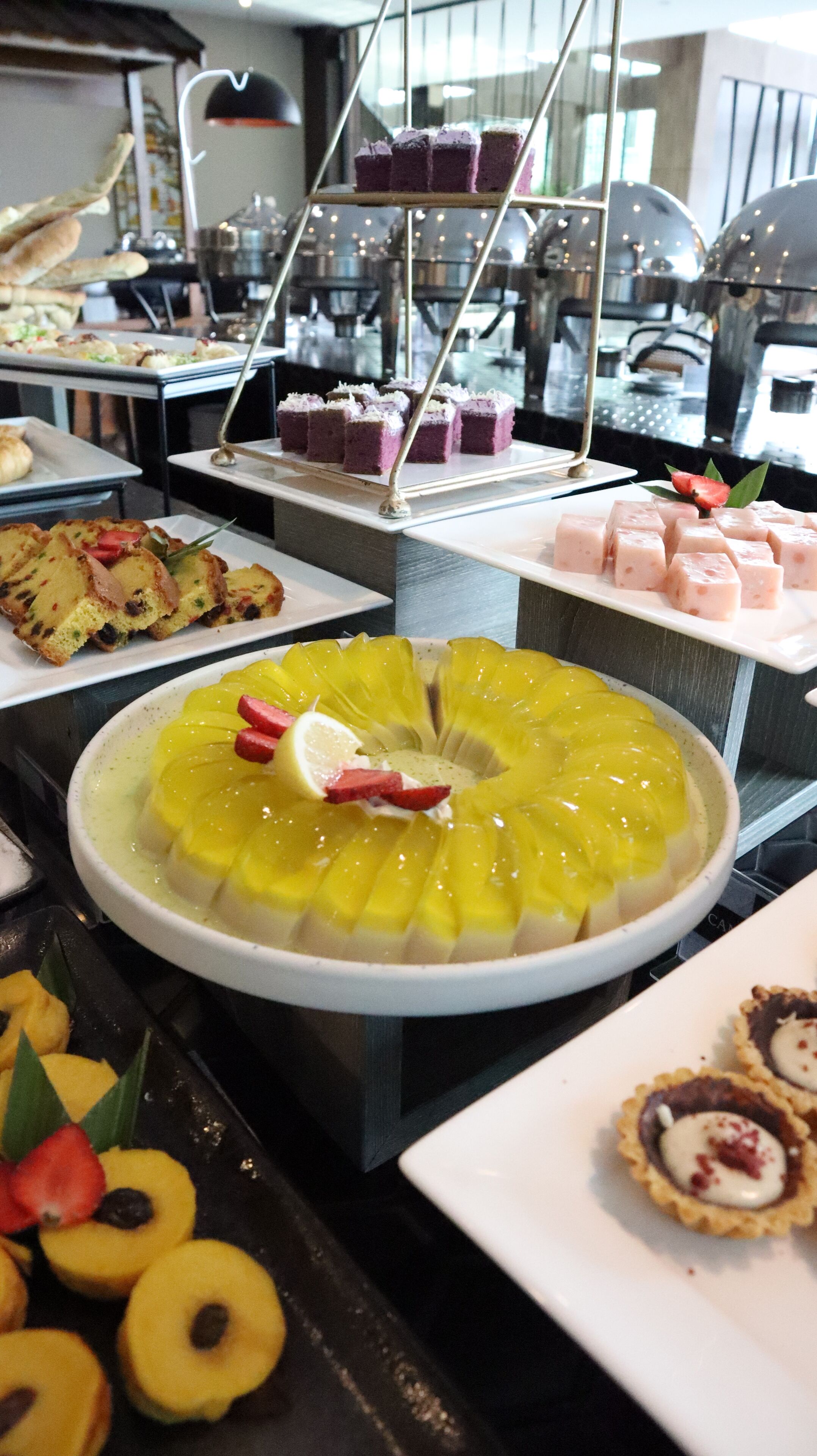 Daily buffet breakfast for a fee