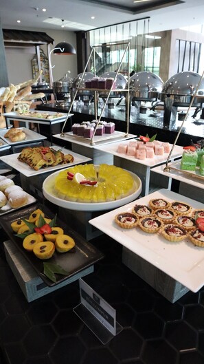 Daily buffet breakfast for a fee - EASTERN HOTEL BOJONEGORO (Bojonegoro)