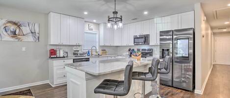 Fridge, microwave, stovetop, dishwasher