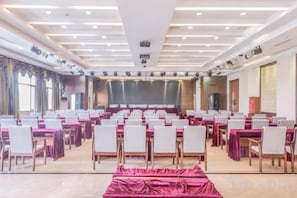 Unclassified image, 4 of 55, button - Yao Lake Pearl Hotel (Nanchang County)