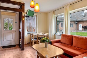 TV - Holiday Home 'Krakow am See' with Terrace & Wi-Fi (Krakow am See)