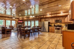 Interior - A Splash of Heaven | May Specials! Location! (Pigeon Forge)