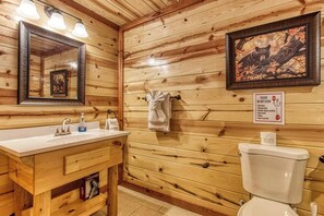 シャワー、ヘアドライヤー、シャンプー