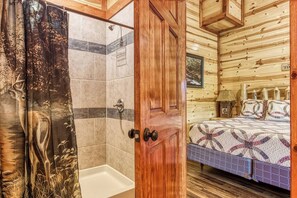 6 habitaciones, tabla de planchar con plancha y wifi gratis 