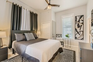 3 Schlafzimmer, Schreibtisch, Bügeleisen/Bügelbrett, kostenloses WLAN