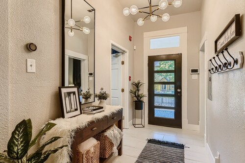 Close to The Pearl, Riverwalk, Frost, Alamodome