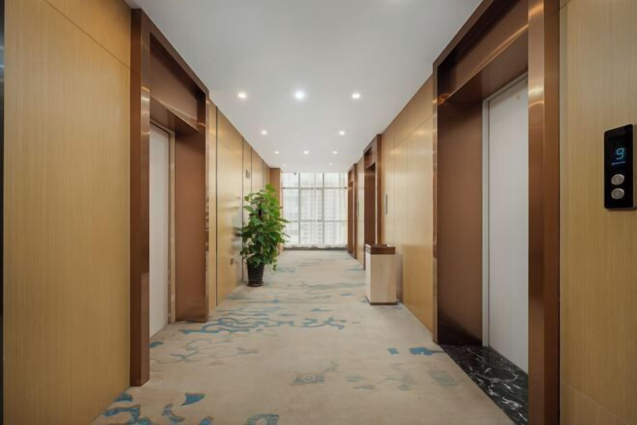 المنشأة من الداخل