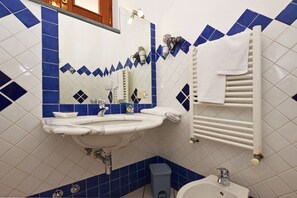 Dusj, bidé og håndklær