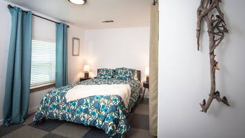 2 bedrooms, desk, iron/ironing board, free WiFi