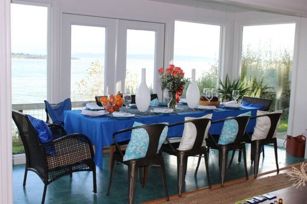 Dining - Modern Waterfront Property with Amazing Views (Oak Harbor)