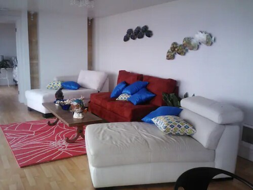 Modern Waterfront Property with Amazing Views