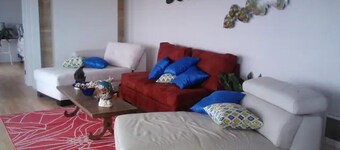 Modern Waterfront Property with Amazing Views