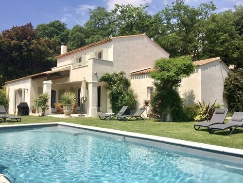 A 10 mn d'Aix, belle villa piscine calme et ensoleillée