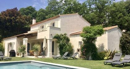 A 10 mn d'Aix, belle villa piscine calme et ensoleillée