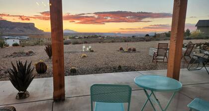 Lake Powell Sunrise Villa next to Antelope Canyon