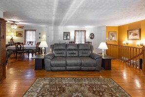 TV, video games, books, computer monitors - Longer Stays Welcome at Reduced Rates at Historic Gail's Gallery | Metro Atlanta |Six Flags (Austell)