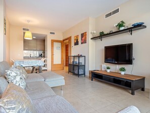 TV - Apartment with terrace & pool 5min beach (Sant Feliu de Guíxols)