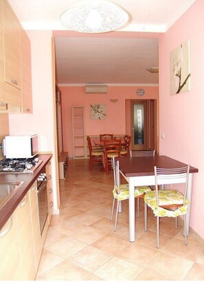 Fridge, microwave, oven, dishwasher - Detached villa in a quiet and panoramic position. (Capoliveri)