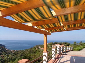 Property grounds - Detached villa in a quiet and panoramic position. (Capoliveri)